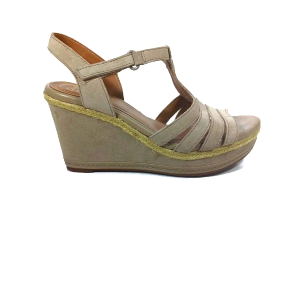 SS1300 EUC $120 Clarks Zia Reign Suede Wedge Sandals size 9